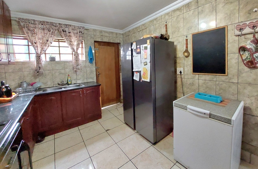 6 Bedroom Property for Sale in Brits North West